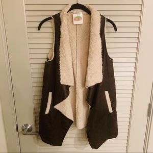 NEW Suede & Sherpa Vest (Size Large) - very soft!